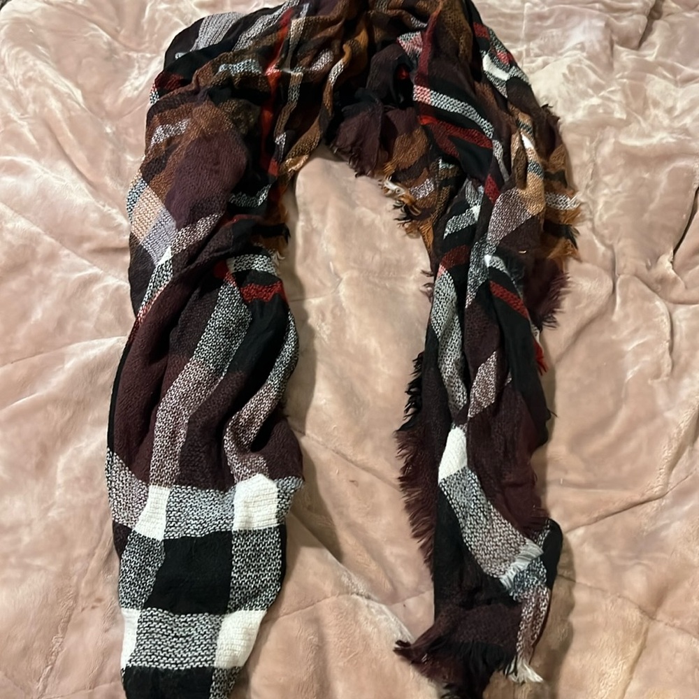 Apt 9 scarf